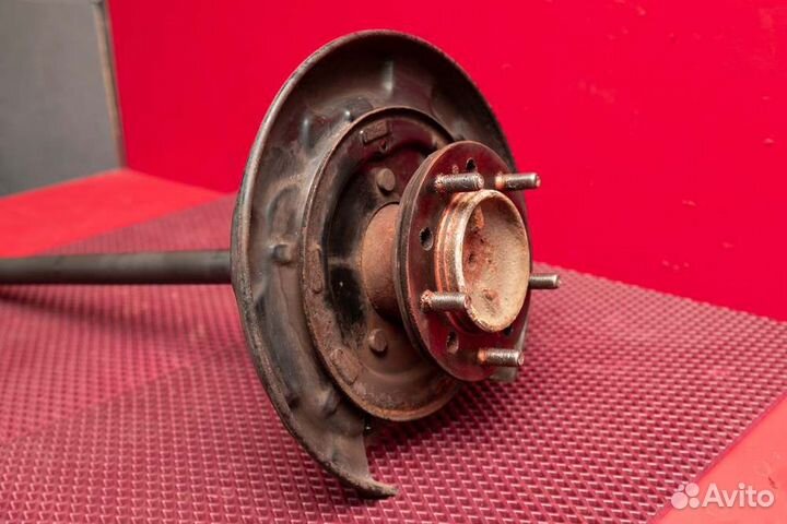 Полуось моста левый Toyota Land Cruiser 200 1VD