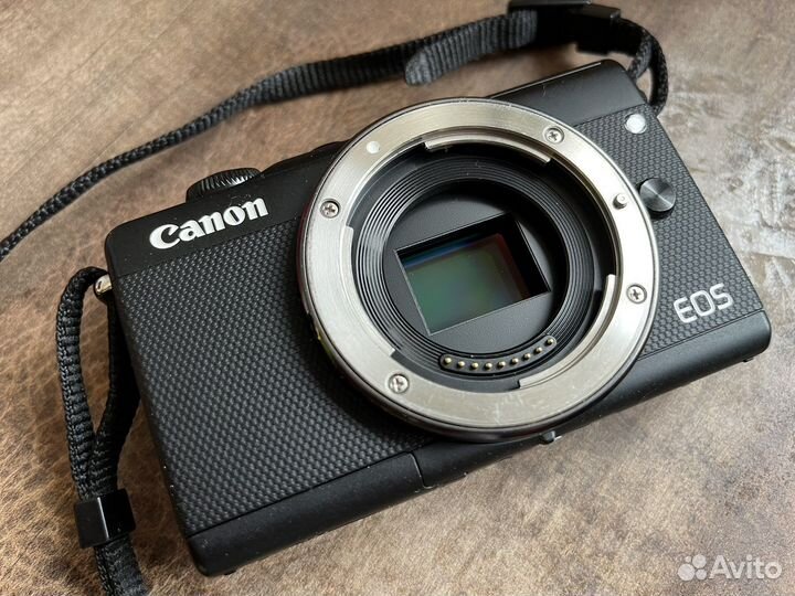 Фотоаппарат Canon eos m100