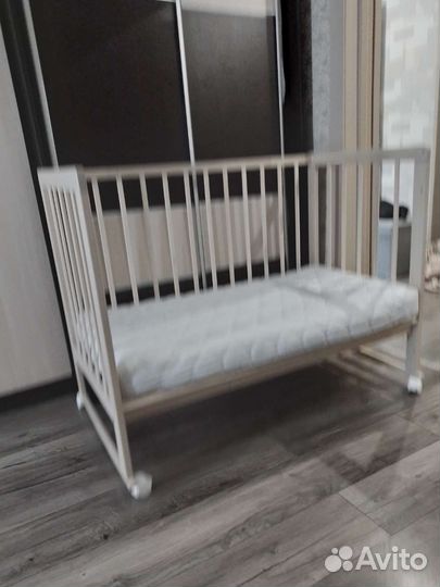Кроватка детская с матрасом бу