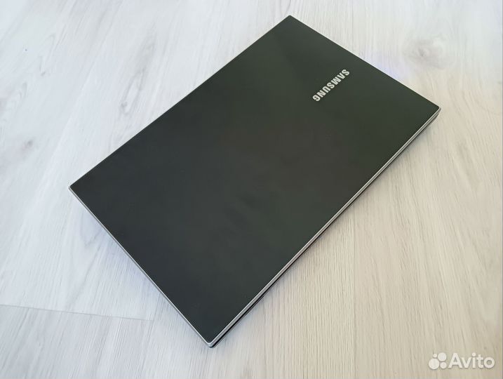 Ноутбук samsung