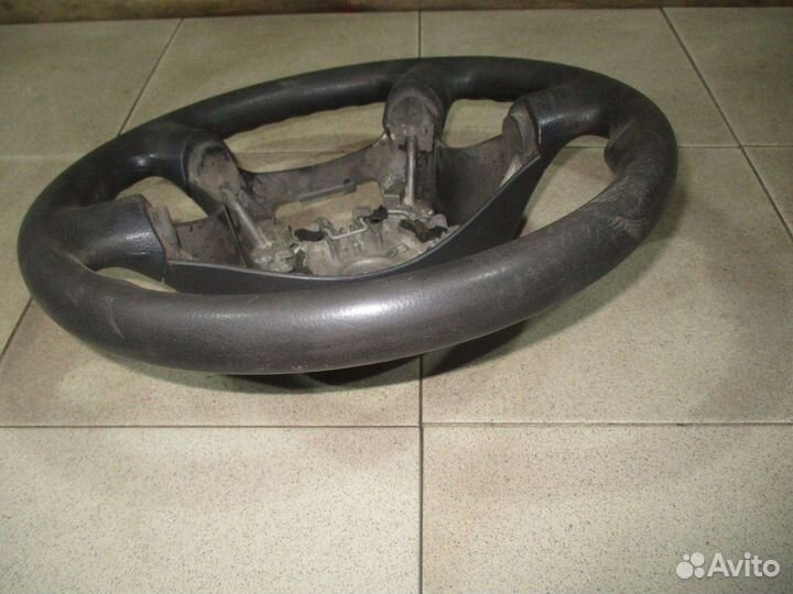 Рулевое колесо Nissan Almera (N16)