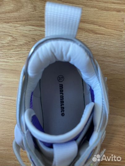 Кроссовки женские 37 размер