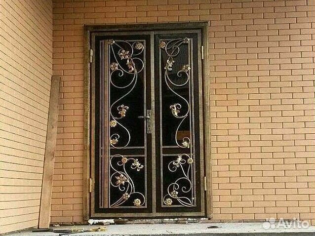 Кованая дверь входная