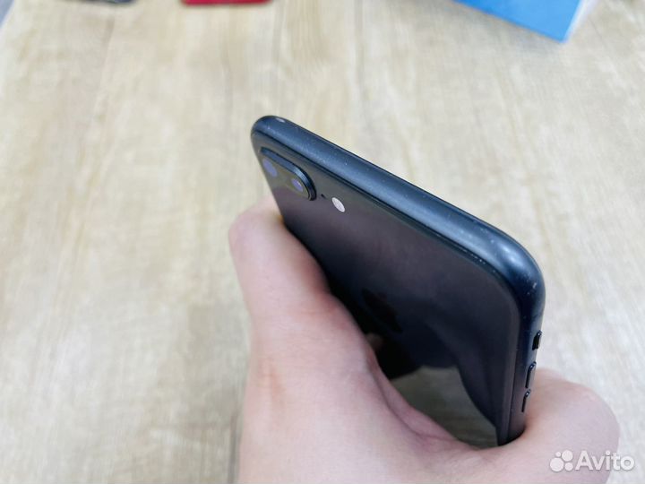 iPhone 8 Plus, 64 ГБ