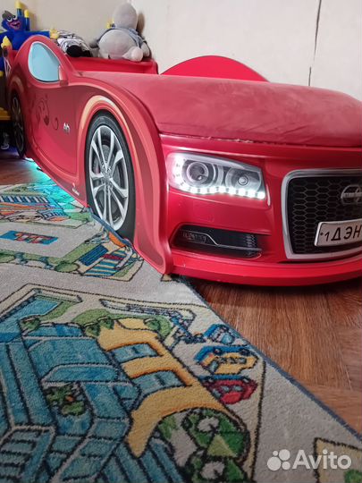 Кровать машина