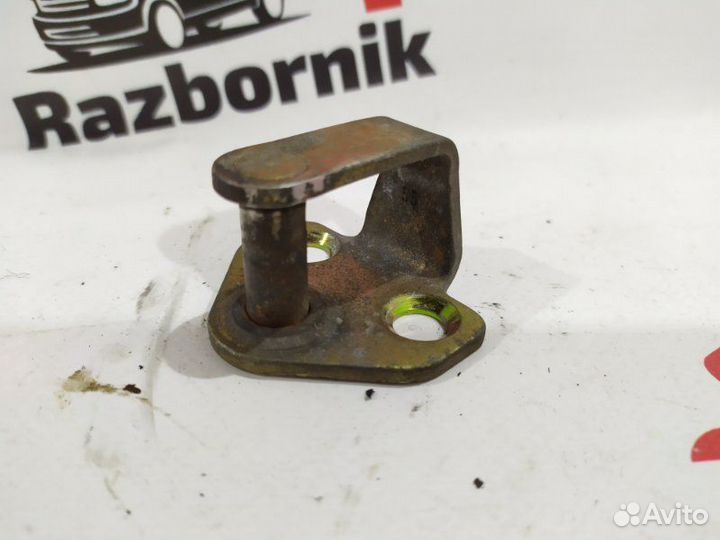 Петля замка двери Mercedes V-Class W638 2.1D 2001