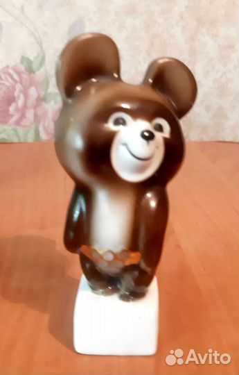 Фарфоровые статуэтки Олимпийский мишка