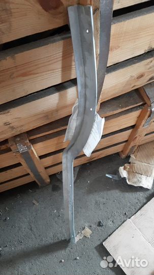 Профиль-уголок пассажирской подножки нижний 3202