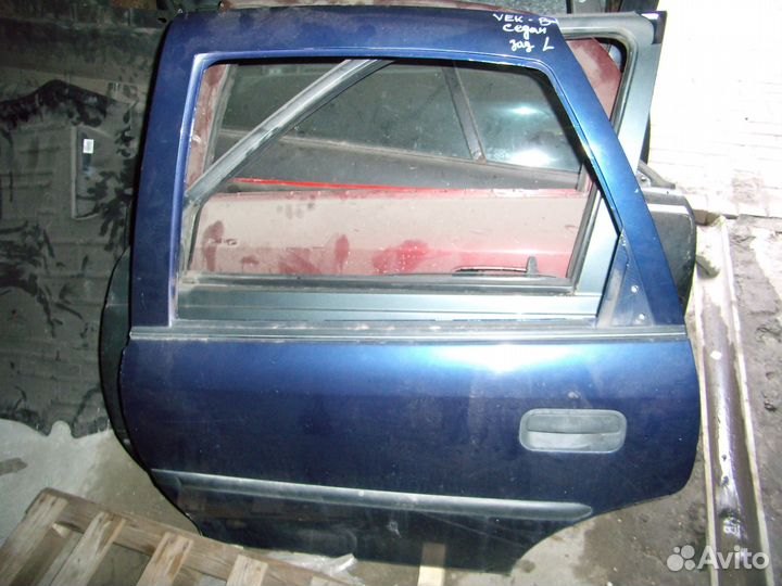 Опель вектра в дверь задняя левая