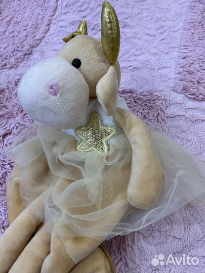 Мягкая игрушка с отсеком для подарка