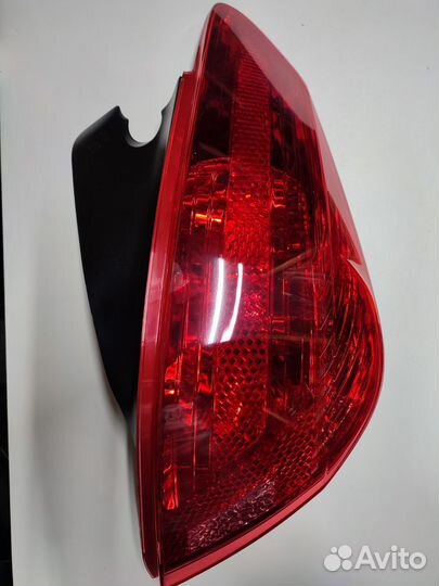 Фонарь задний правый Peugeot 308