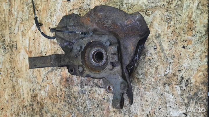 Кулак поворотный передний левый Hyundai Santa Fe