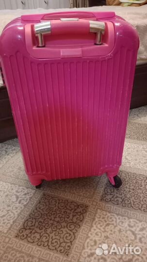 Детский чемодан на колесиках
