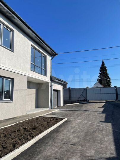 Дом 200 м² на участке 4,2 сот.