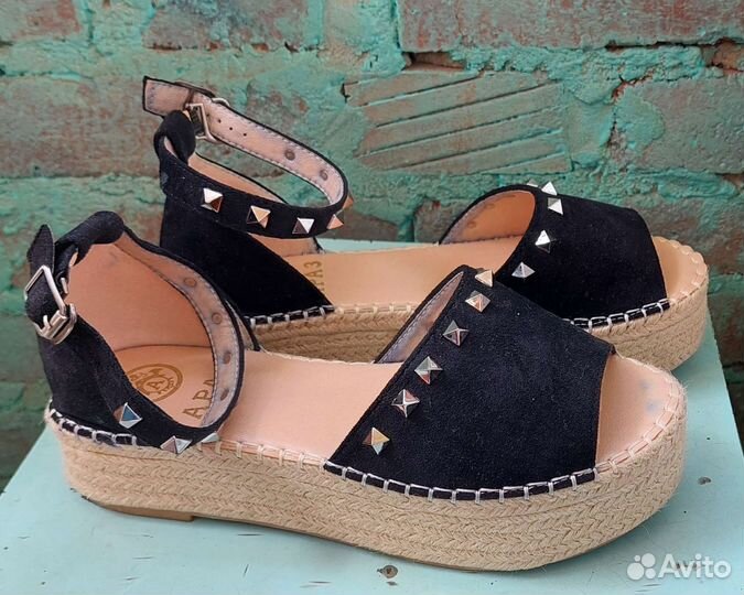 Босоножки 39