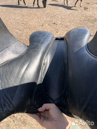 Седло для лошади конкурное троеборное