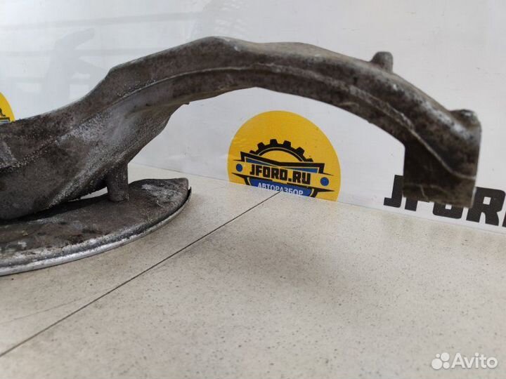 Кулак поворотный передний правый Volvo Xc90 L A2