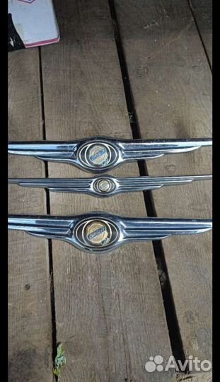 Крайслер 300с эмблема