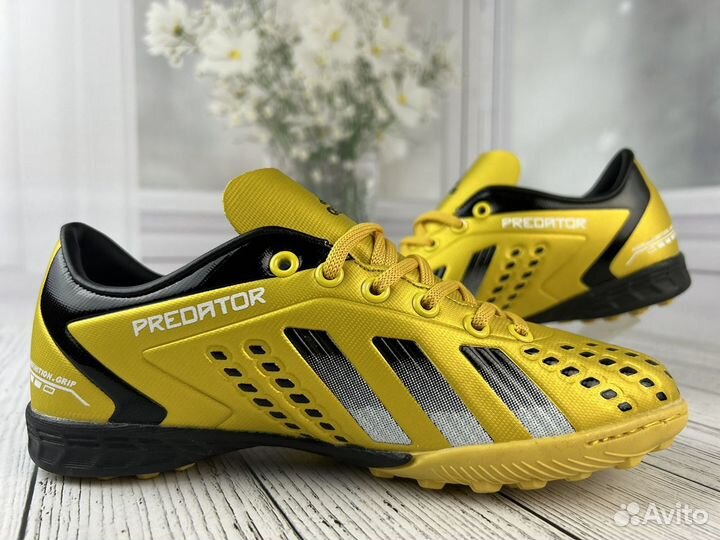 Футбольные бутсы Adidas Predator