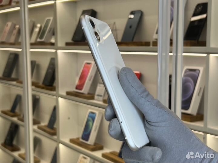 iPhone 11, 64 ГБ