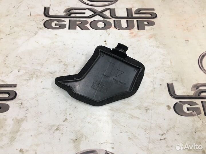 Дефлектор радиатора задний левый Toyota Rav4 AVA44