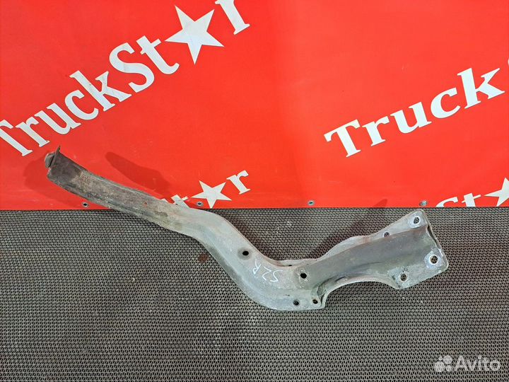 Кронштейн крыла правого