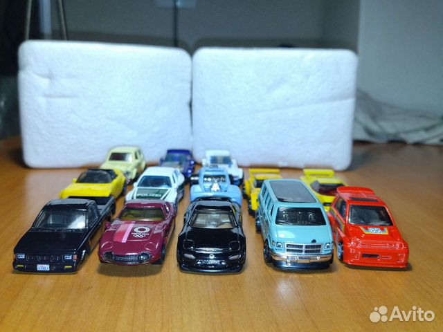 Hot wheels/хот вилс 13 моделек