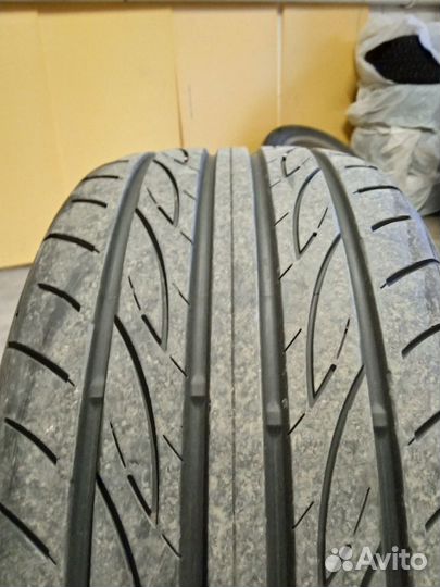 Yokohama Advan Fleva V701 235/40 R18 и 255/35 R18 94W