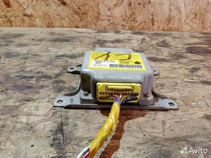 Блок управления airbag Mitsubishi Lancer VII (1995