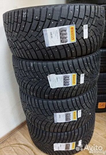 Pirelli Scorpion Ice Zero 2 275/40 R21 107H