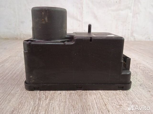 Компрессор центрального замка Volkswagen Passat B3