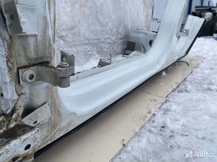 Порог со стойкой левый Skoda Karoq