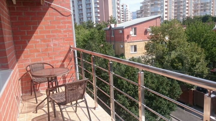 Комната 16 м² в 6-к., 2/2 эт.