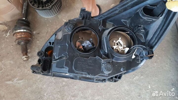 Фара левая форд фокус 2 рестайлинг чёрная