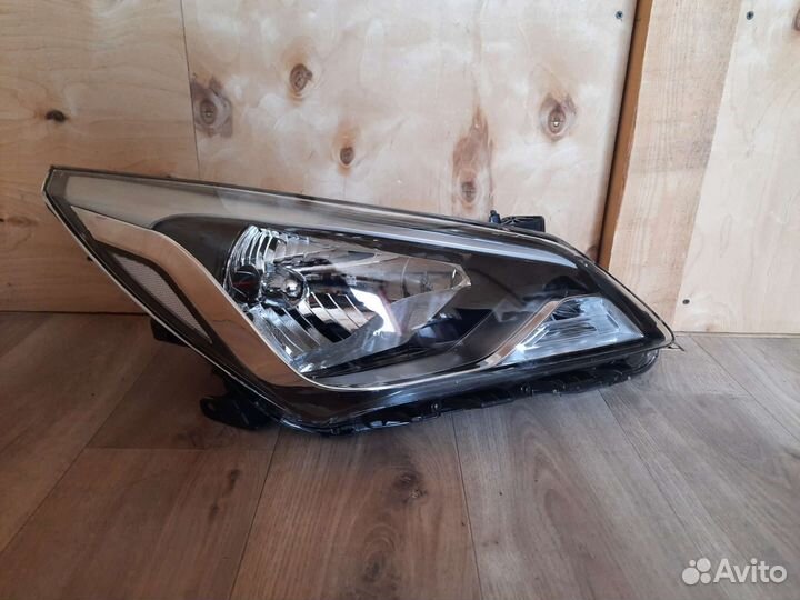 Фара Hyundai Solaris c 2014-2017