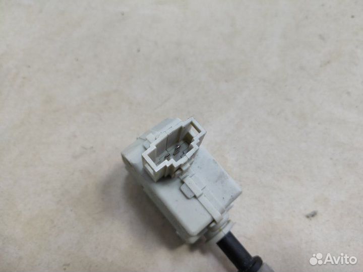 Электропривод замка багажника Opel Astra H Twin