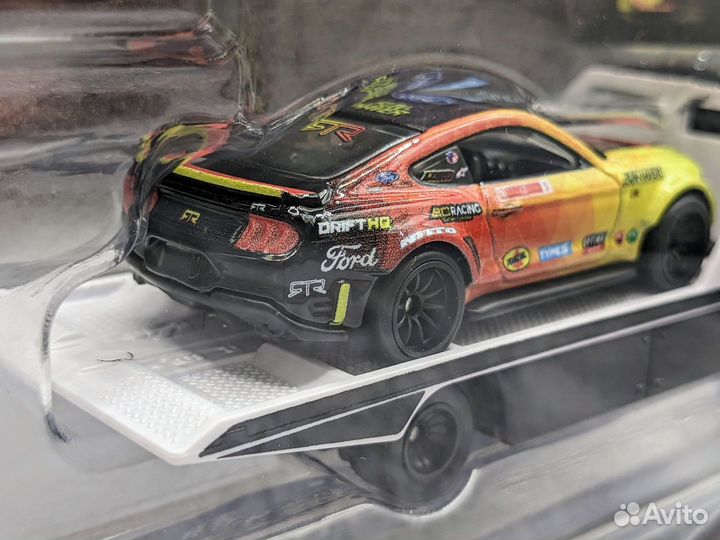 Hot Wheels Team Transport Ford Mustang RTR Spec 5