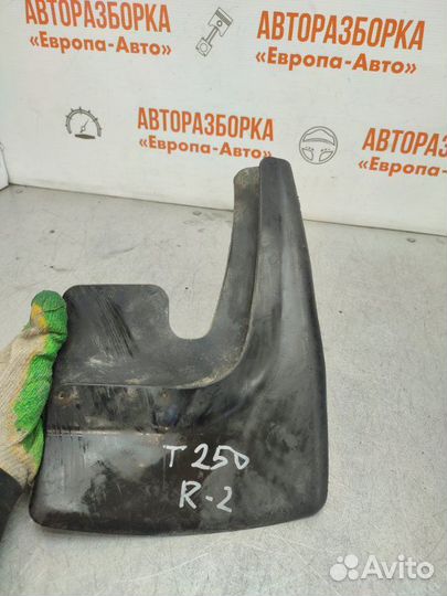 Брызговик задний правый Chevrolet Aveo T250 седан