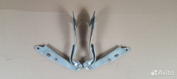 Петля капота Jaguar S-Type, 2004г