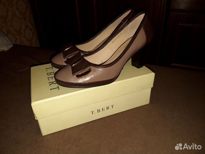 Туфли женские кожаные 39 размер T.bert