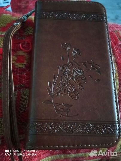 Чехол на телефон