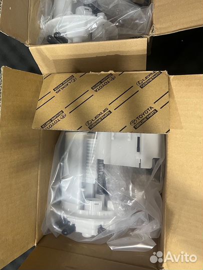 Топливный фильтр на Тойота камри 70,75. 3,5