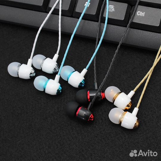 Наушники от вкладышей, до игровых полноразмерных