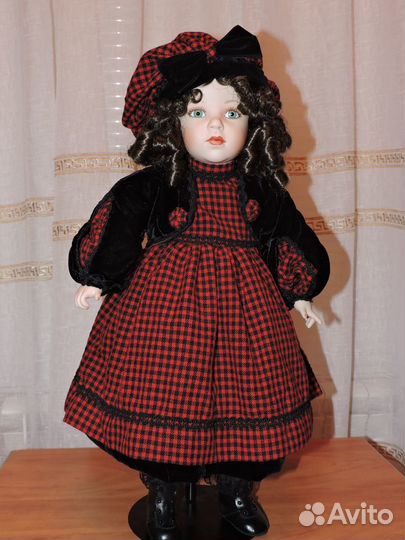 Фарфоровая кукла Morgan