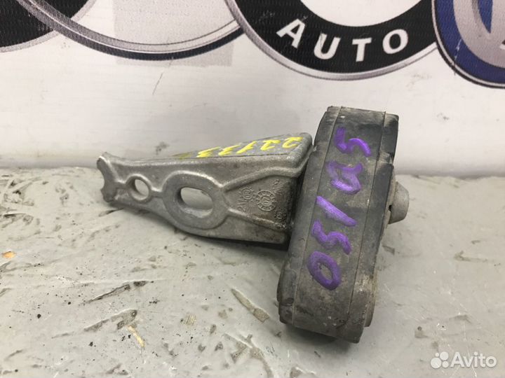 Крепление глушителя заднее левое Audi Q5 8R cdnc