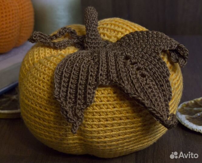Вязаные тыквы для декора и игр