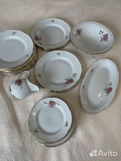 Сервиз столовый очень нежный