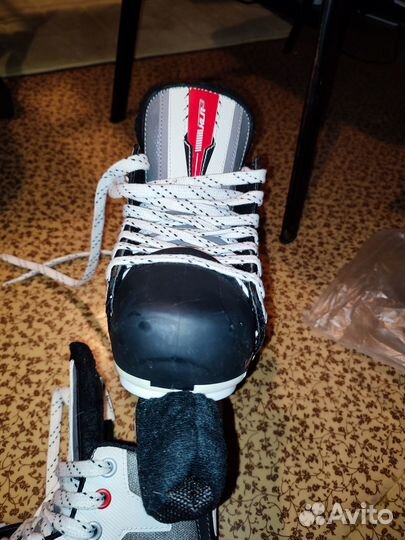 Коньки хоккейные раздвижные 35-38 с чехлами