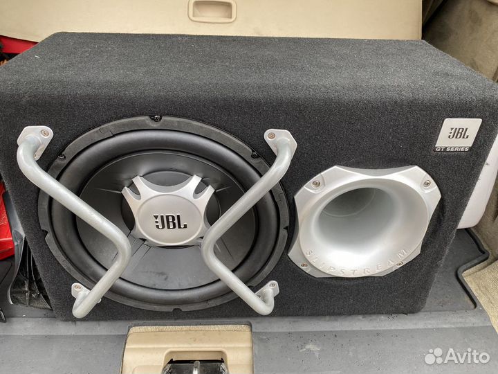 Сабвуфер jbl