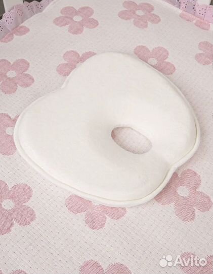 Подушка для новорожденных с анатомической выемкой